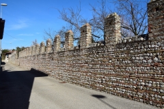 Muro-di-recinzione-a-Cerneglons